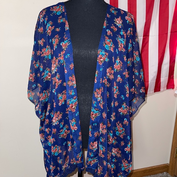 Mason + Mackenzie Floral Cardigan - Picture 1 of 7
